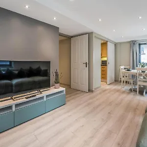 Heart Of Edinburgh's Old Town - Modern 2 Bedroom & Lift - Old Fishmarket Close. Apartment Edinburgh
